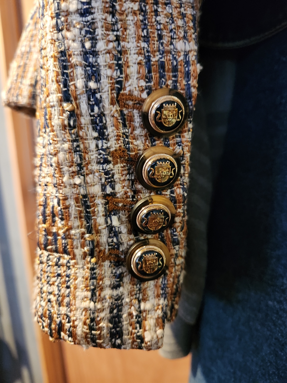 Veronica Beard Brown Plaid Tweed Collarless Jacket - Picture 3 of 4